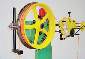 macchine-a-trecciare-per-lacci-e-tendaggi-e-reti-da-pesca-inglese-80-STICH-volano-con-rullo-supplementare-trecciatrici-melitrex-srl-desio-01